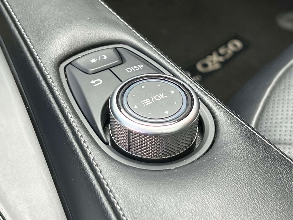 2024 INFINITI QX50 LUXE