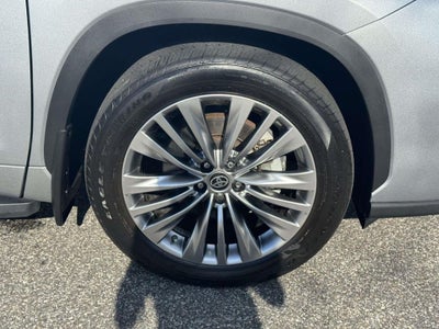 2025 Toyota Highlander Platinum