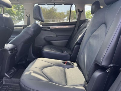 2025 Toyota Highlander Platinum