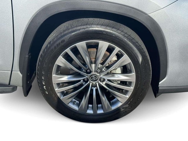 2025 Toyota Highlander Platinum