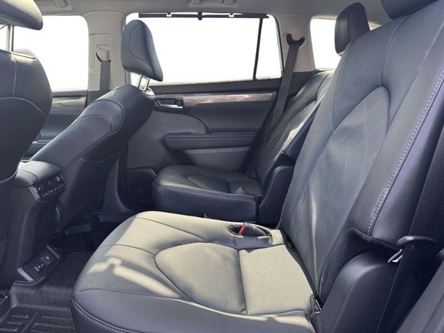 2025 Toyota Highlander Platinum