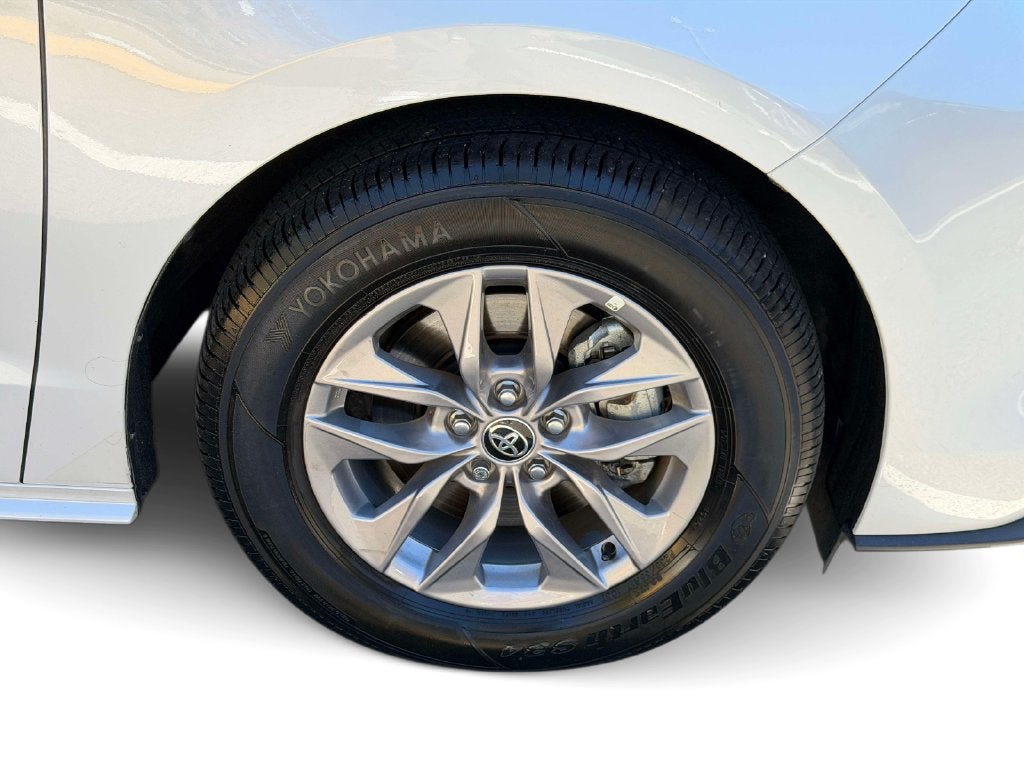2026 Toyota Sienna XLE 8 Passenger