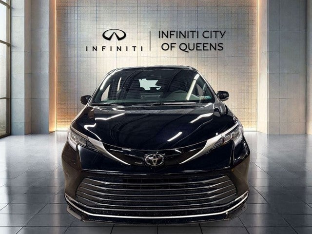 2026 Toyota Sienna Limited 7 Passenger