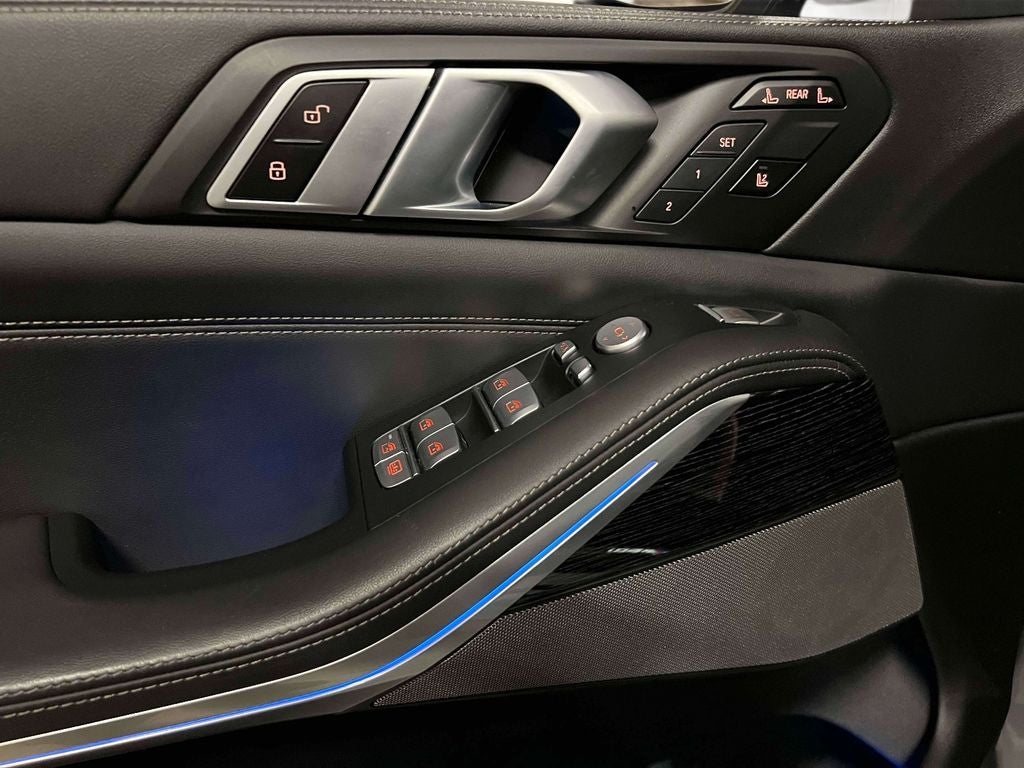 2024 BMW X7 M60i