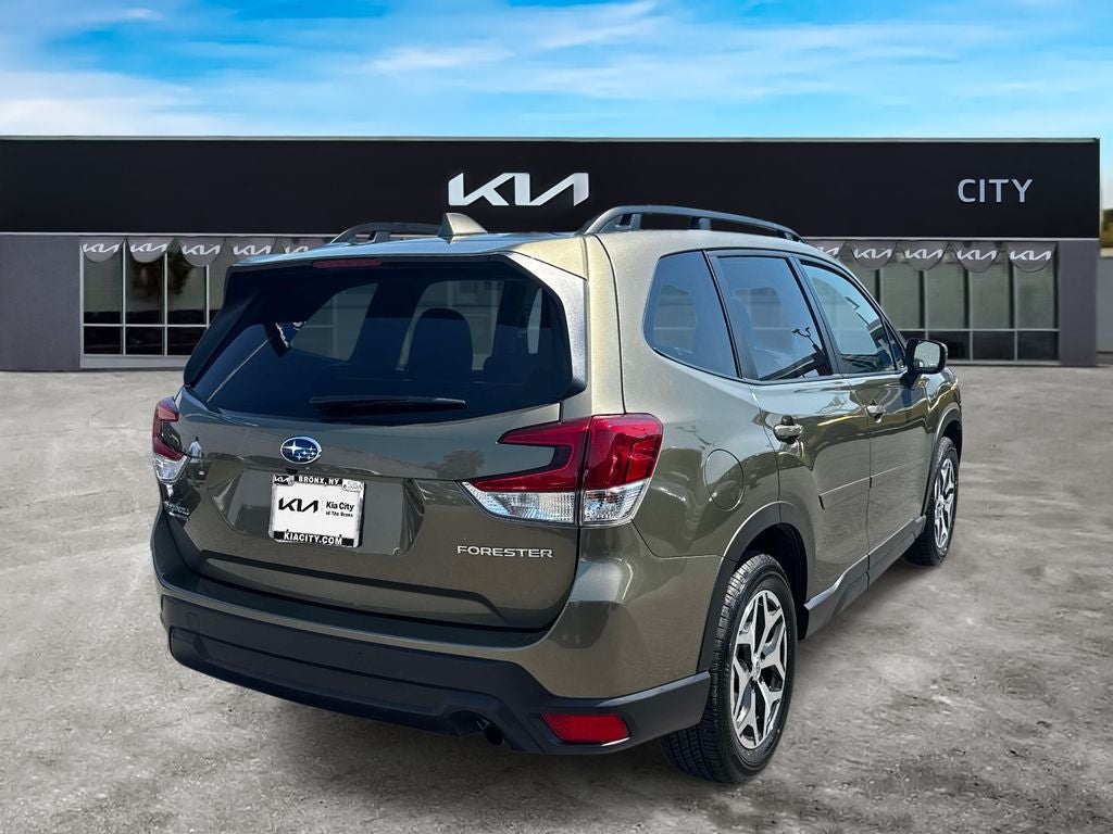 2023 Subaru Forester Premium
