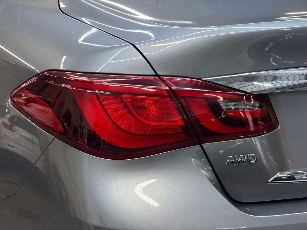 2019 INFINITI Q70 3.7 LUXE AWD