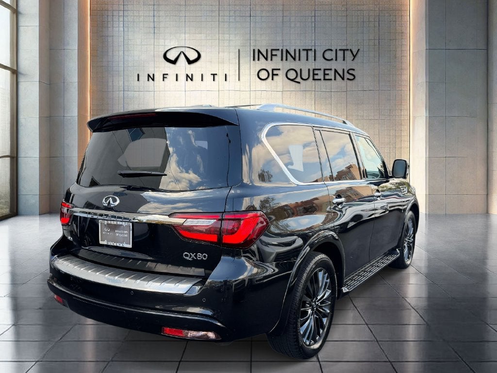2022 INFINITI QX80 Premium Select