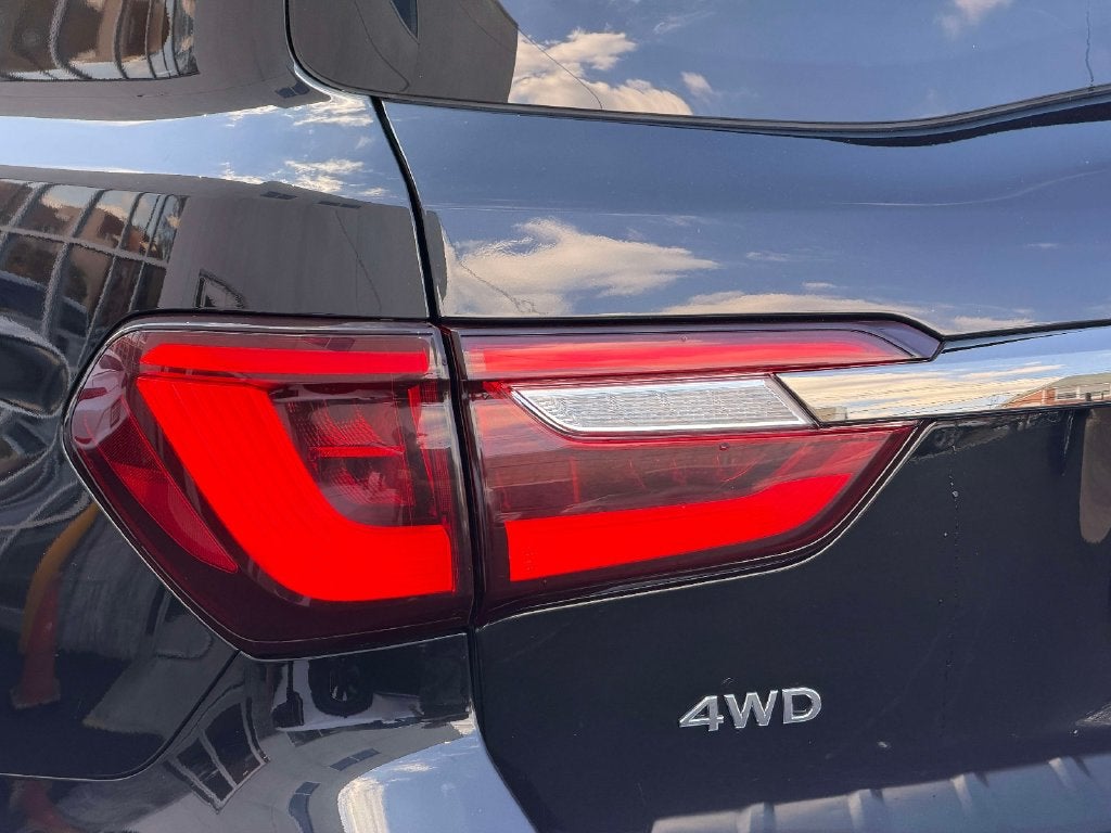 2022 INFINITI QX80 Premium Select