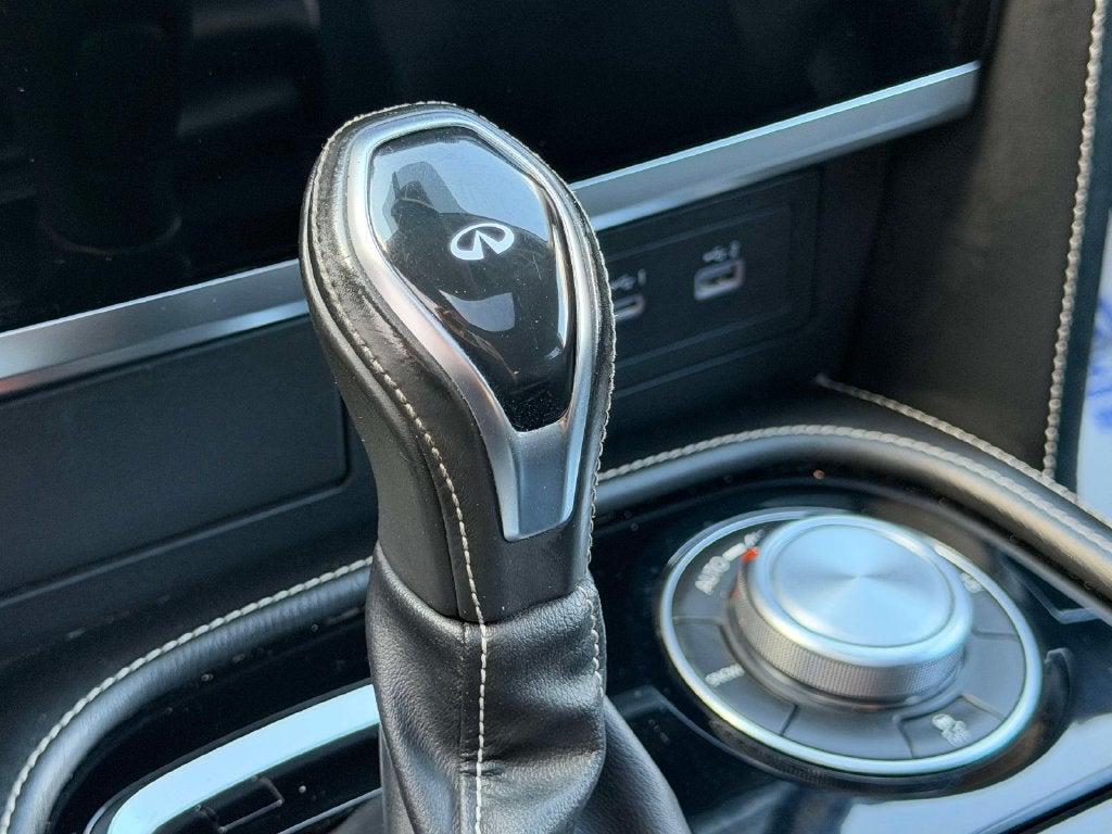 2022 INFINITI QX80 Premium Select