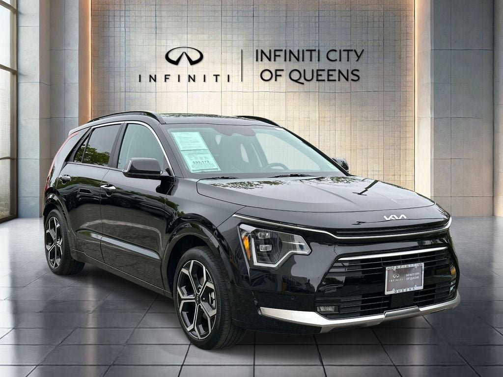 2025 Kia Niro SX Touring PHEV's photo
