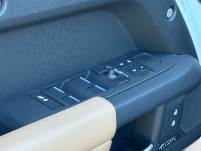 2025 Land Rover Defender 110 X-Dynamic SE
