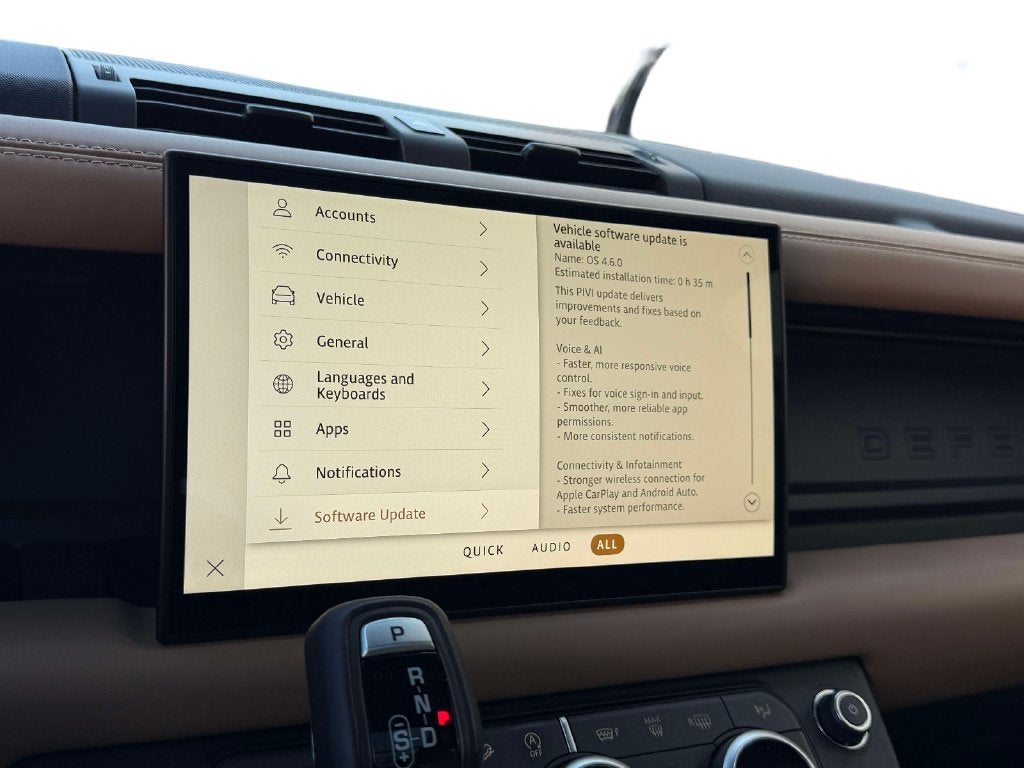 2025 Land Rover Defender 110 X-Dynamic SE
