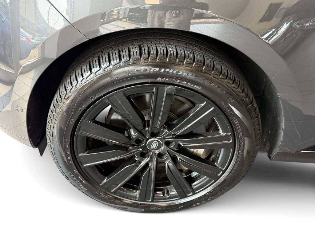 2025 Land Rover Range Rover SE