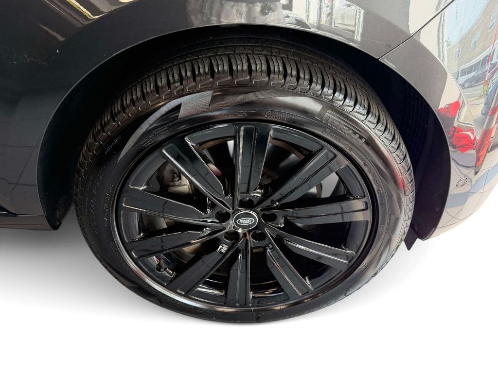 2025 Land Rover Range Rover SE