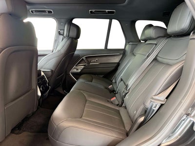 2025 Land Rover Range Rover SE