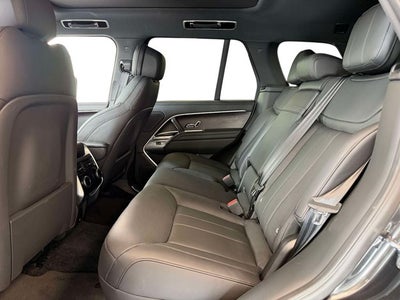 2025 Land Rover Range Rover SE