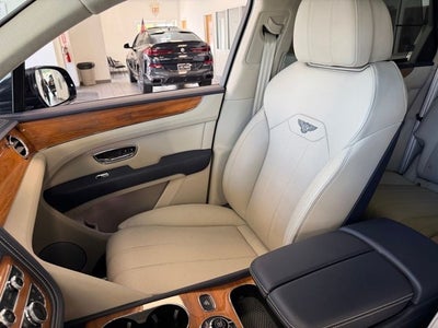 2024 Bentley Bentayga V8