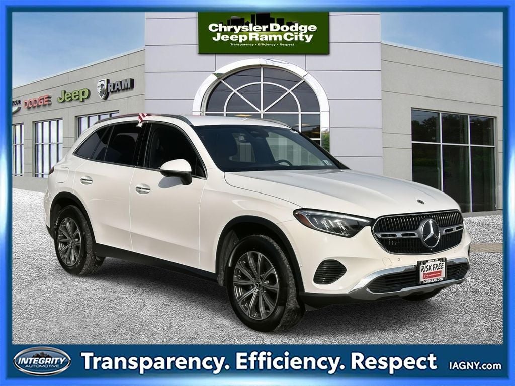 2024 Mercedes-Benz GLC GLC 300 4MATIC's photo