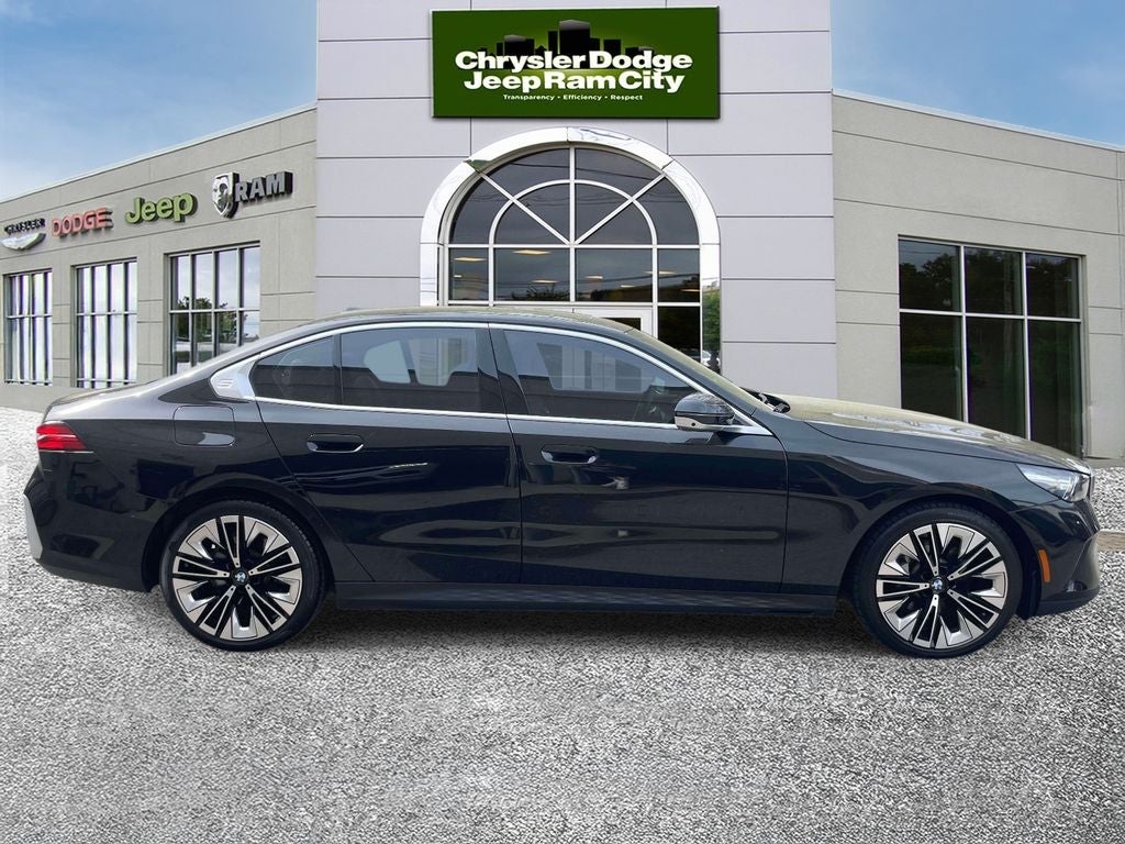 2025 BMW 5 Series 530i xDrive
