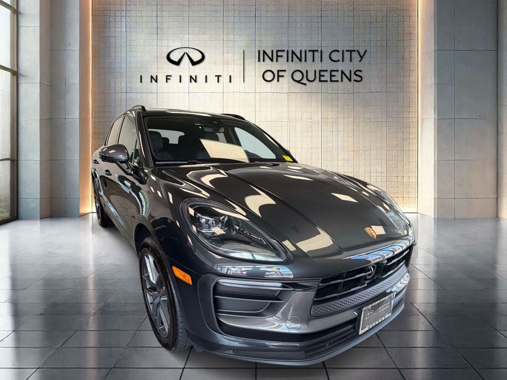 2023 Porsche Macan T's photo