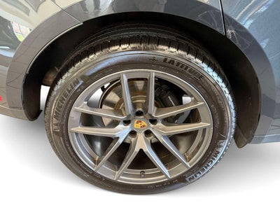 2023 Porsche Macan T