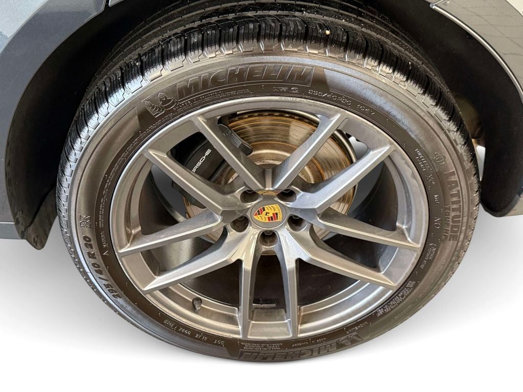 2023 Porsche Macan T