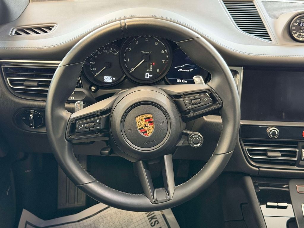 2023 Porsche Macan T