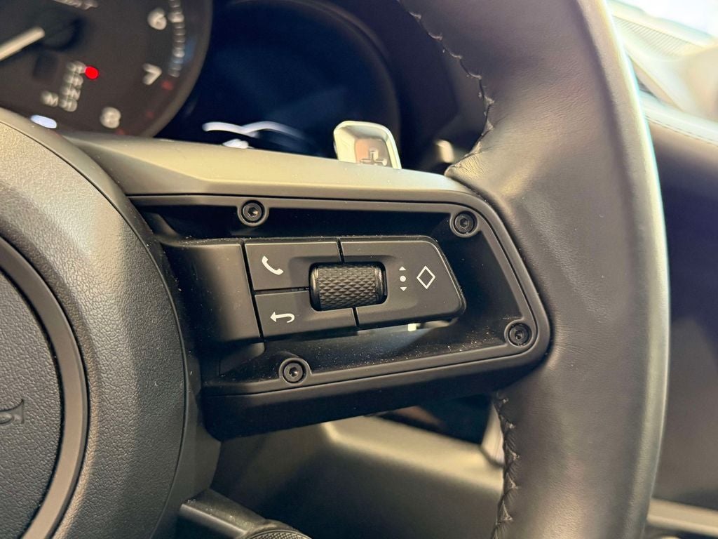2023 Porsche Macan T