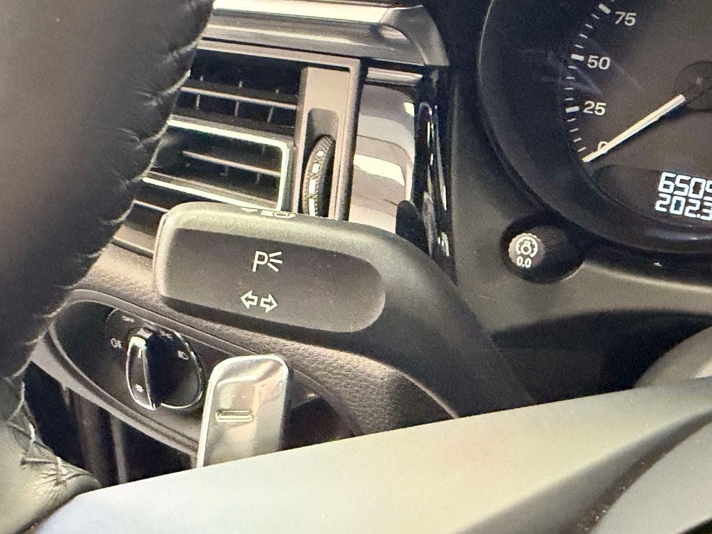 2023 Porsche Macan T