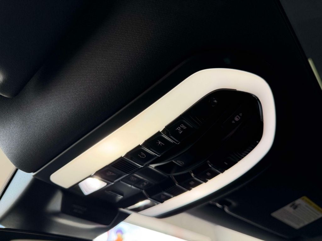 2023 Porsche Macan T