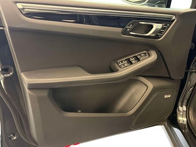 2023 Porsche Macan T