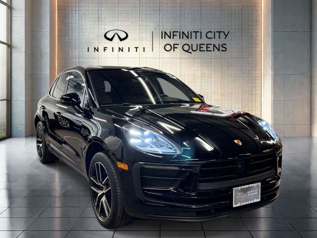 2024 Porsche Macan T's photo