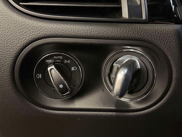 2024 Porsche Macan T