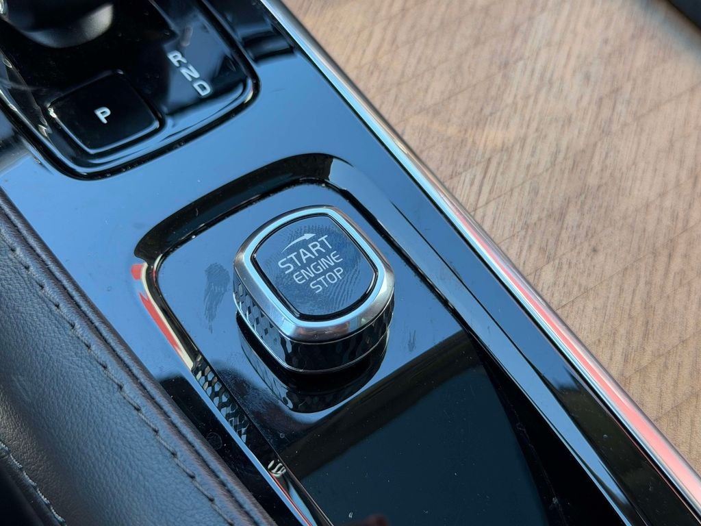 2023 Volvo XC90 B6 Plus 6-Seater